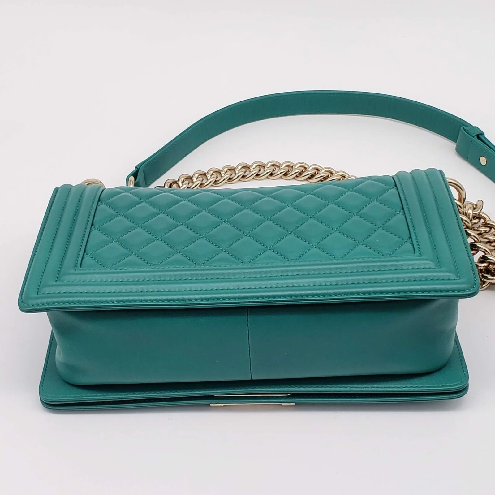 100% Authentic CHANEL Boy Green Leather Shoulder Bag 2650-080524