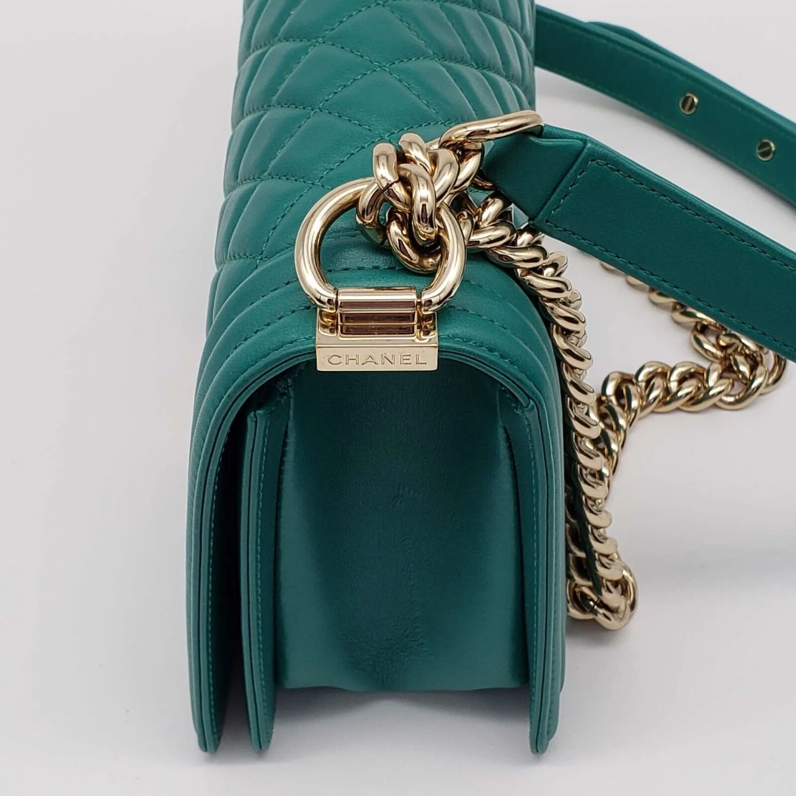 100% Authentic CHANEL Boy Green Leather Shoulder Bag 2650-080524