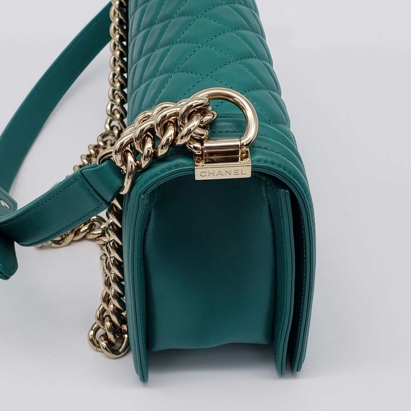 100% Authentic CHANEL Boy Green Leather Shoulder Bag 2650-080524