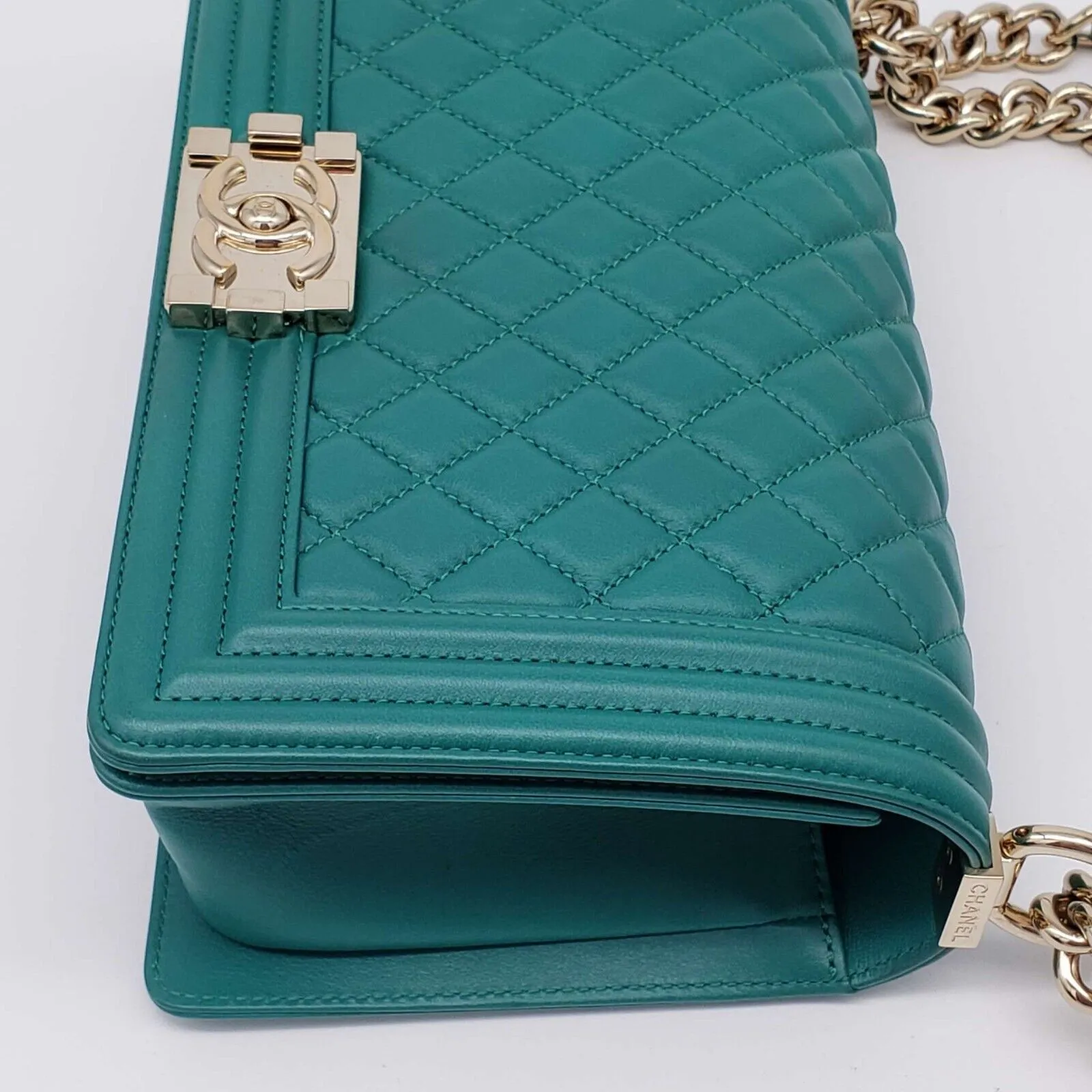 100% Authentic CHANEL Boy Green Leather Shoulder Bag 2650-080524