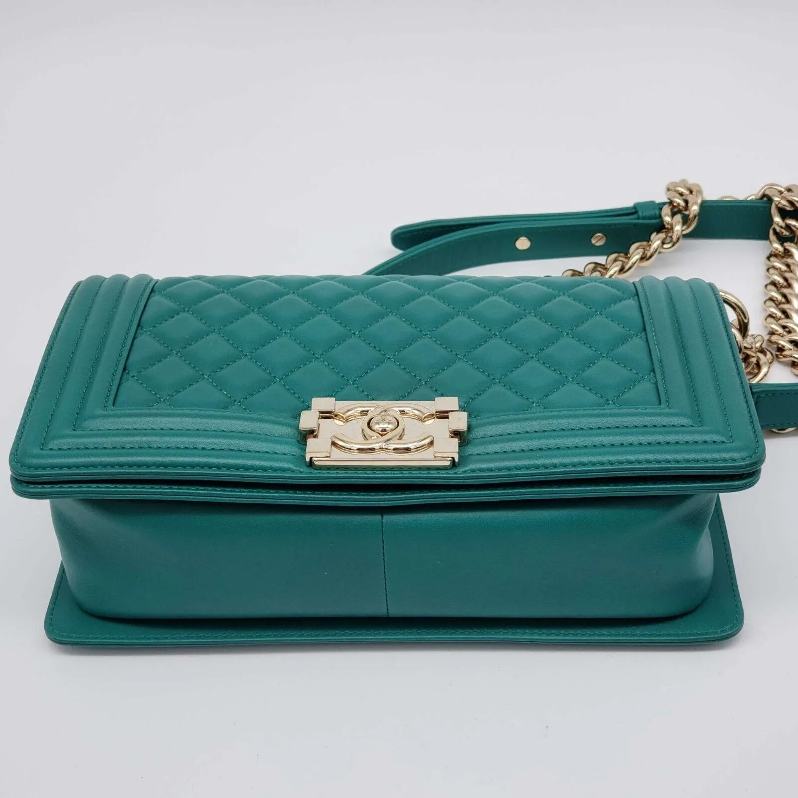 100% Authentic CHANEL Boy Green Leather Shoulder Bag 2650-080524