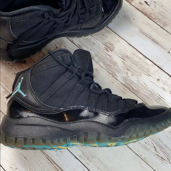 AIR JORDAN 11 RETRO BLACK GAMMA BLUE for boys size 13