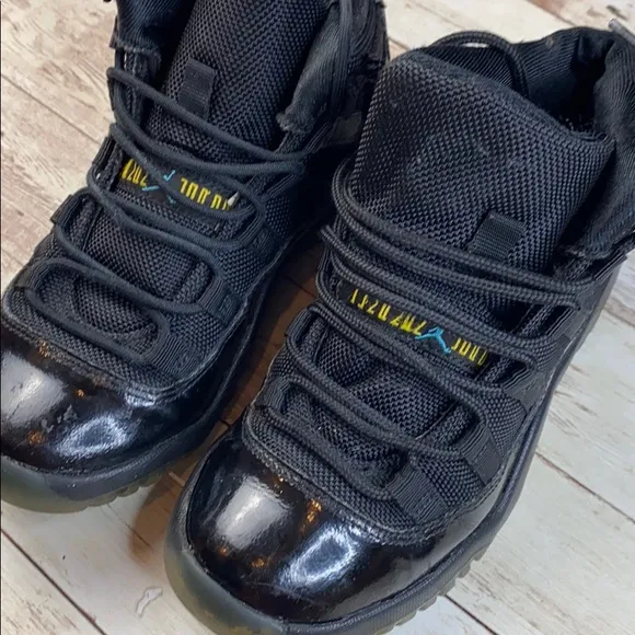 AIR JORDAN 11 RETRO BLACK GAMMA BLUE for boys size 13