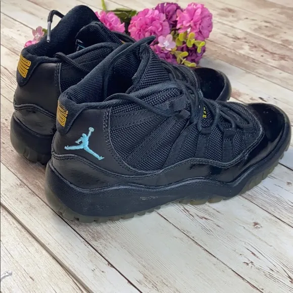 AIR JORDAN 11 RETRO BLACK GAMMA BLUE for boys size 13