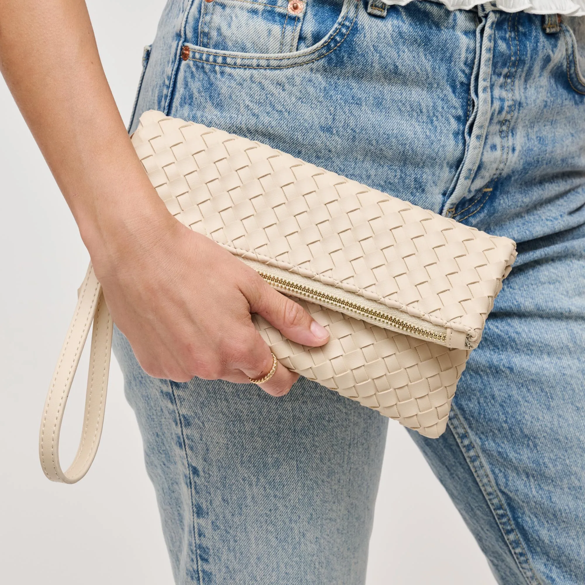Aria Clutch