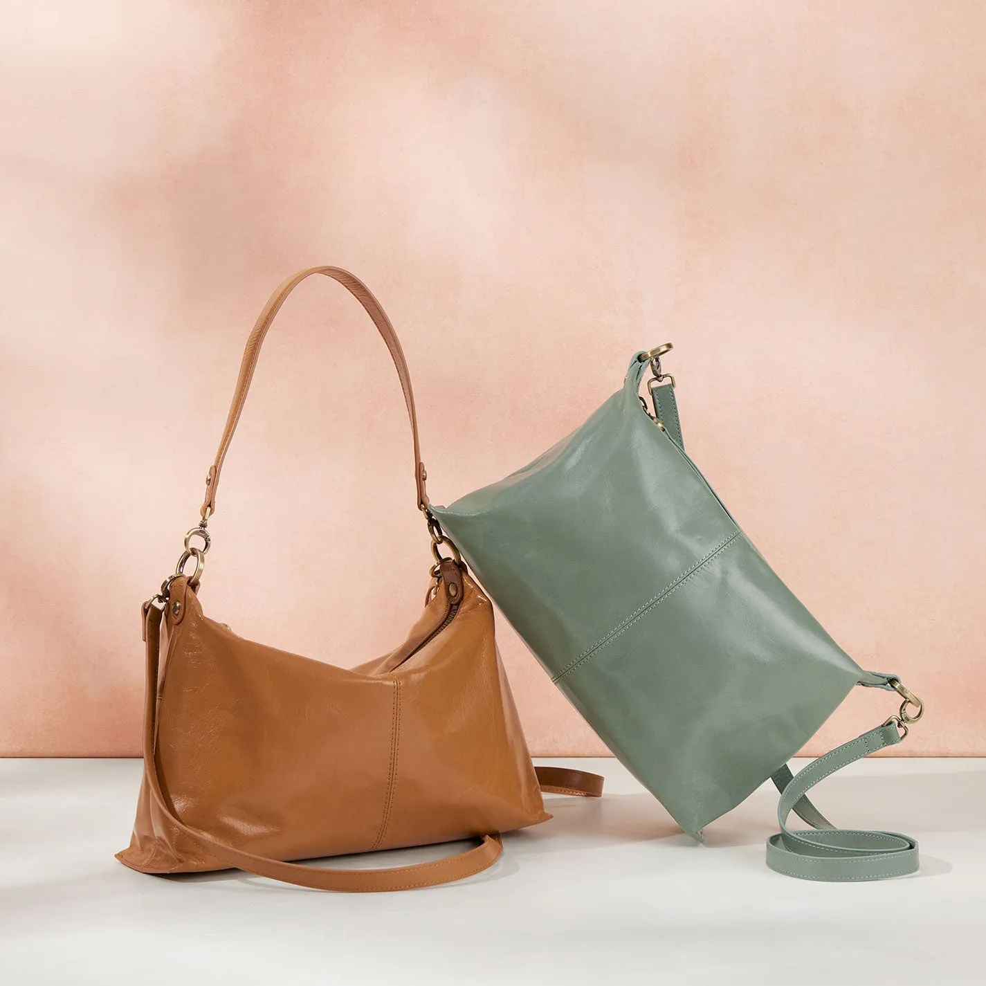 Avon Shoulder Bag In Polished Leather - Jade