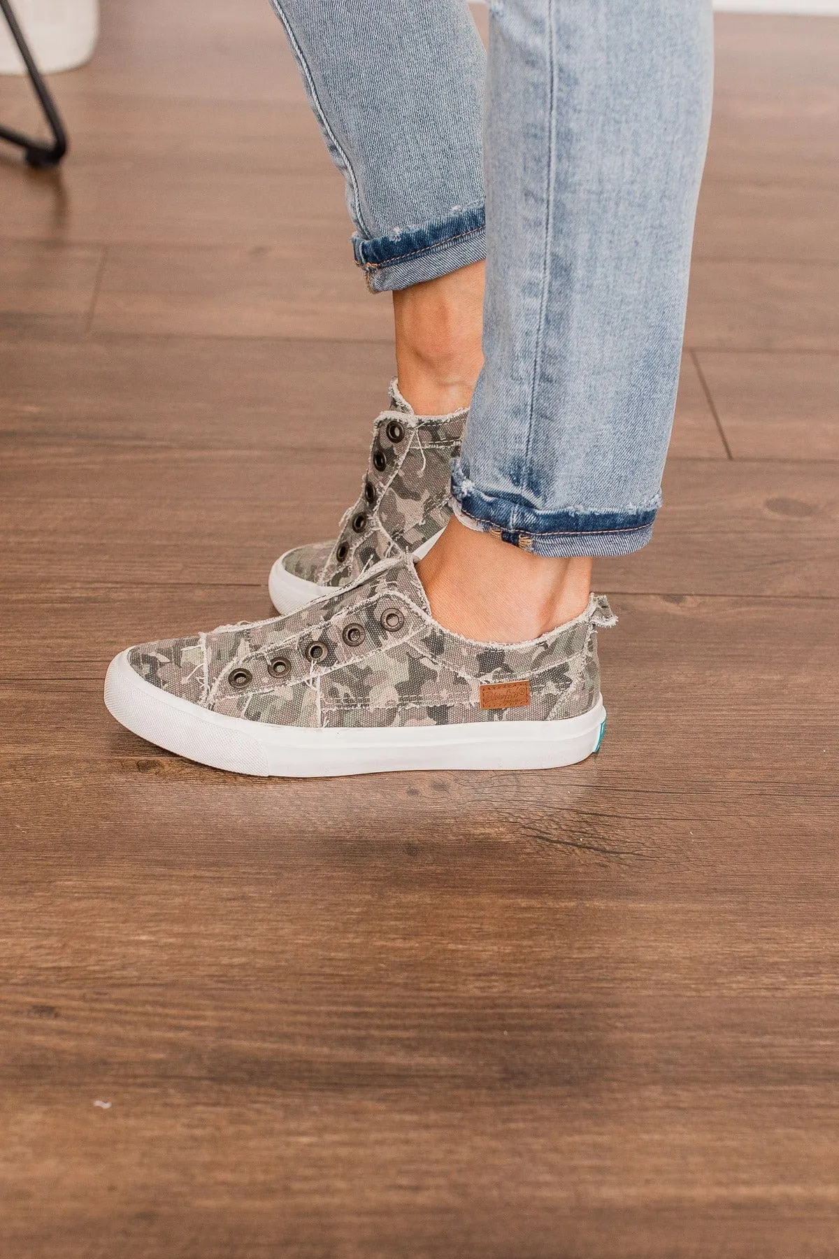 Blowfish Play Sneakers- Natural Love Not War