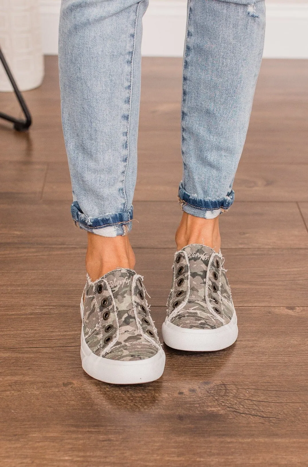 Blowfish Play Sneakers- Natural Love Not War