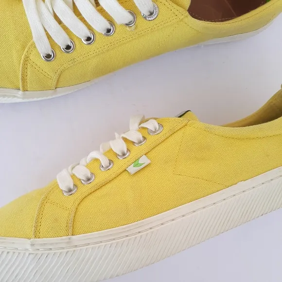 Cariuma Canvas Sneakers Yellow Mens 9.5