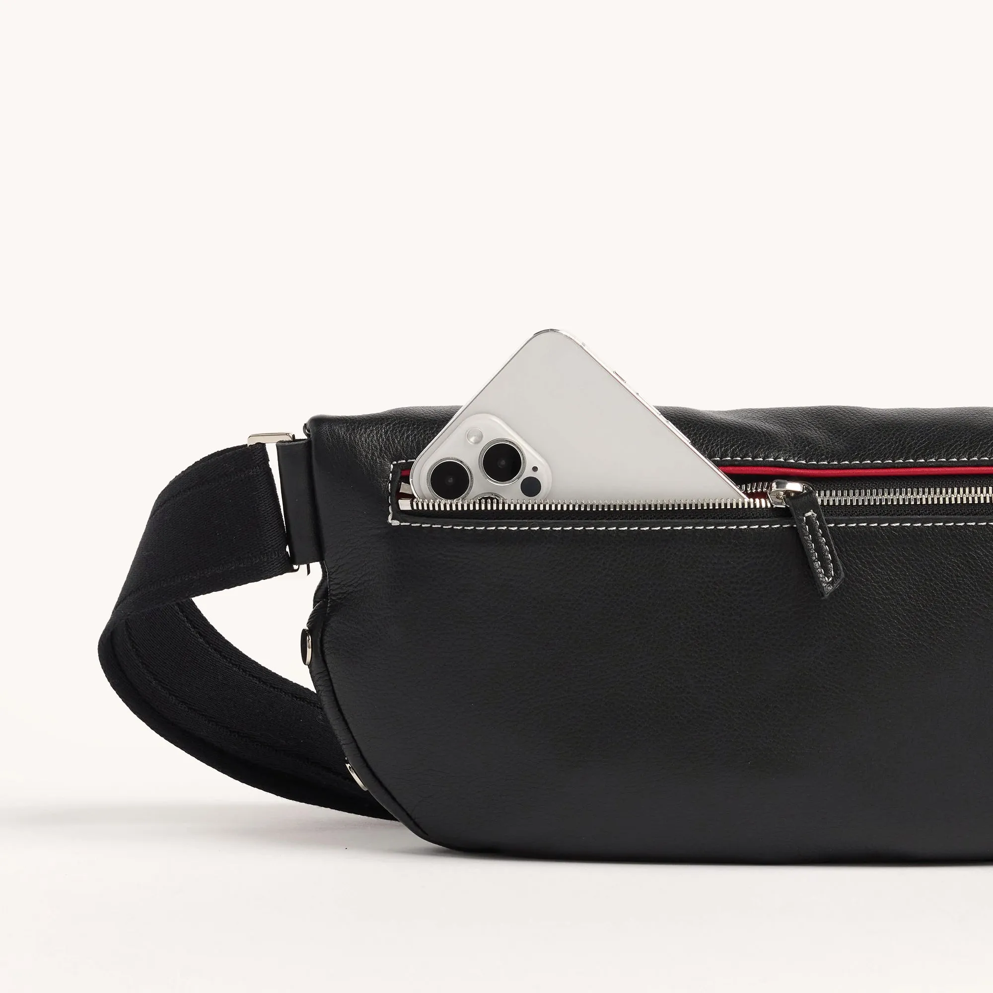 Charles Crossbody | Tempo Black/Silver | Lrg