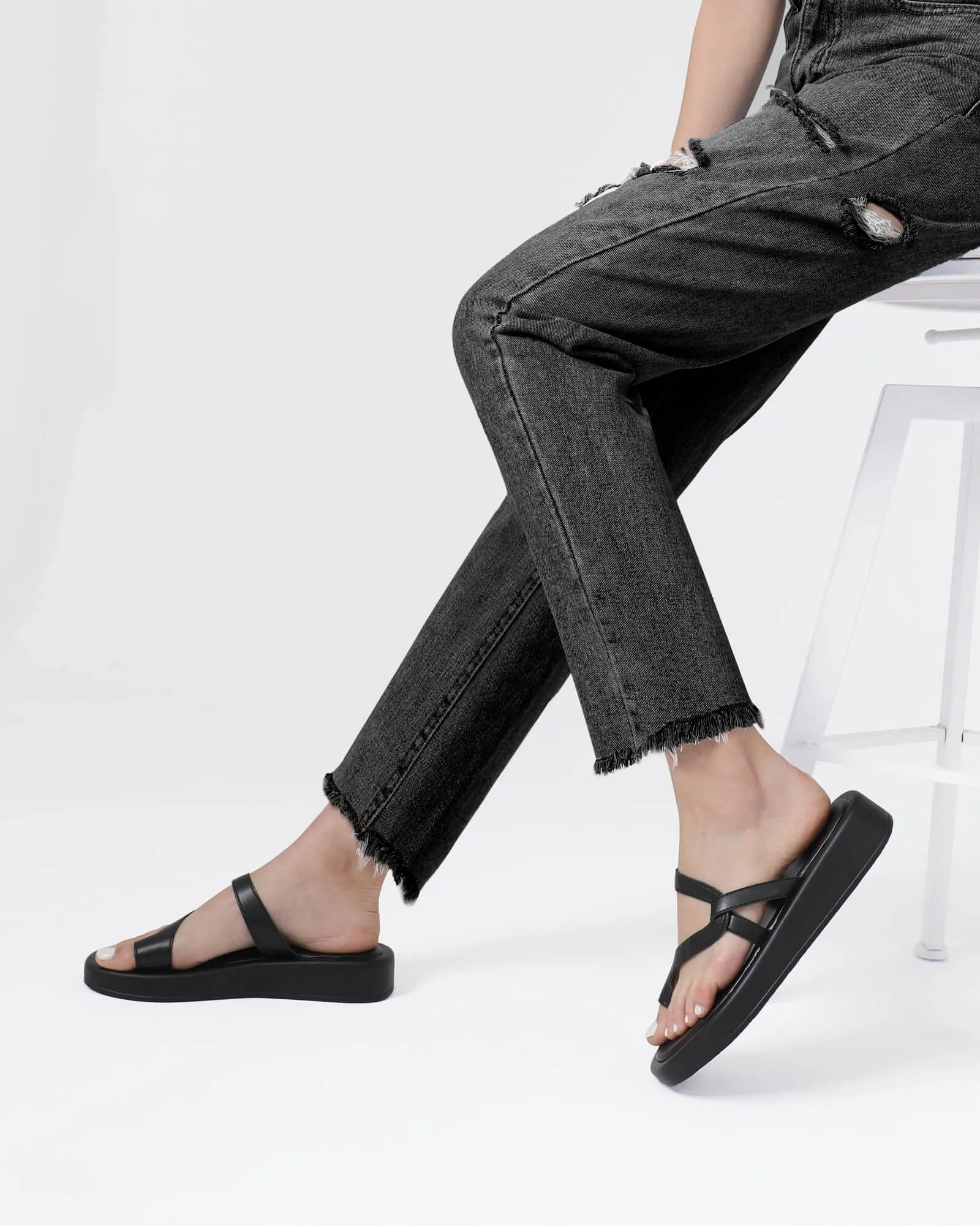 Criss-Cross Straps Flat Sandals