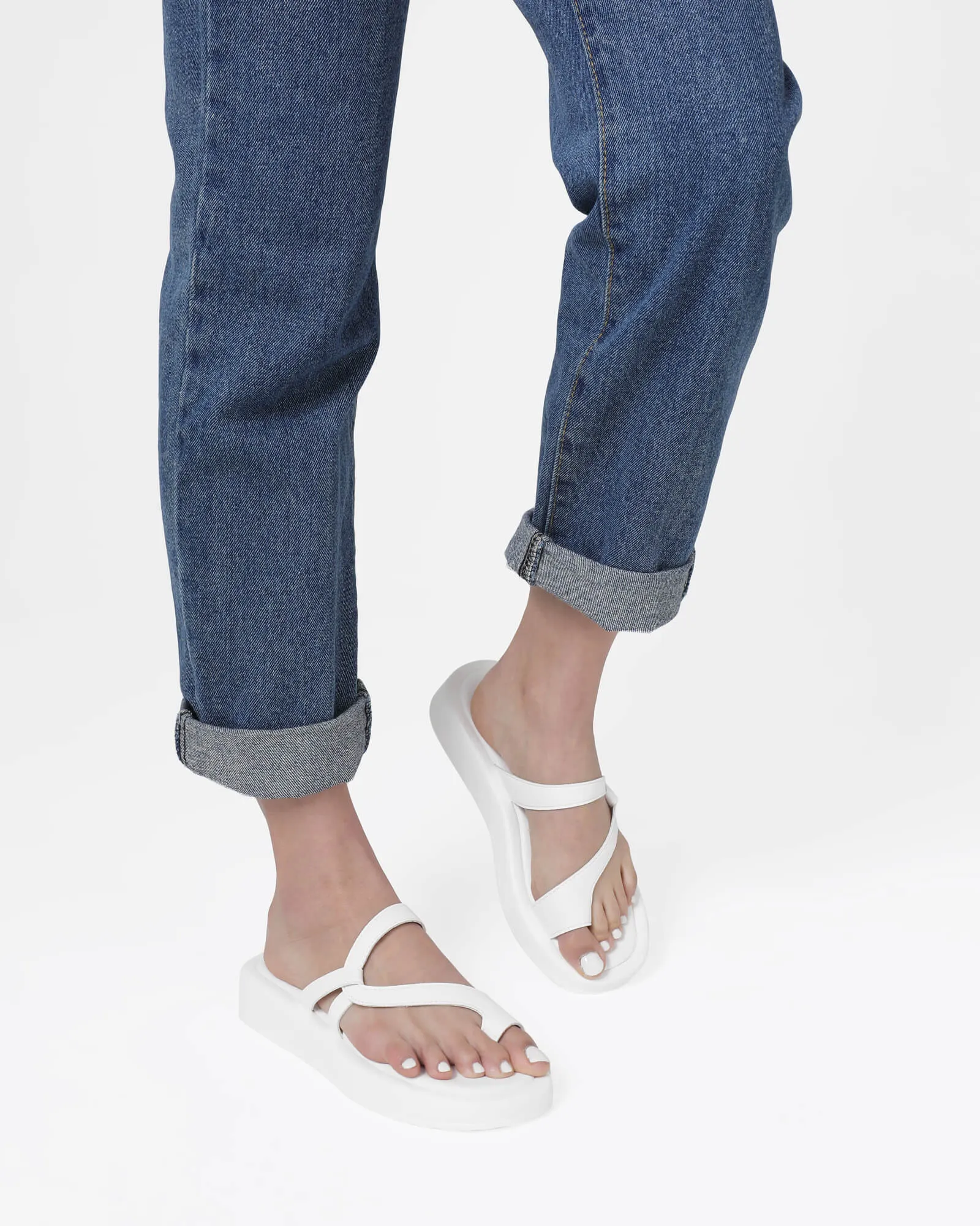 Criss-Cross Straps Flat Sandals