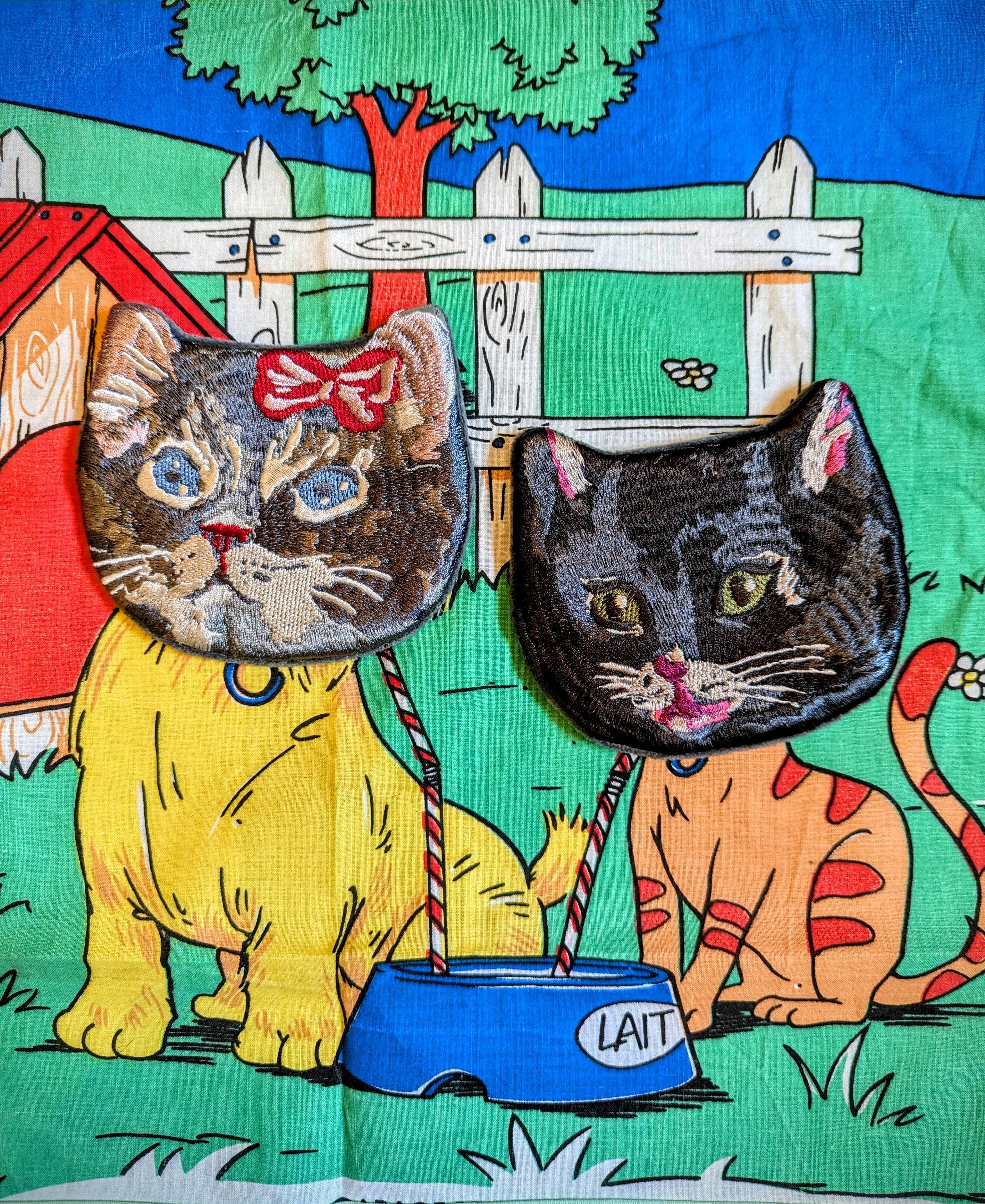 Embroidery puss purse