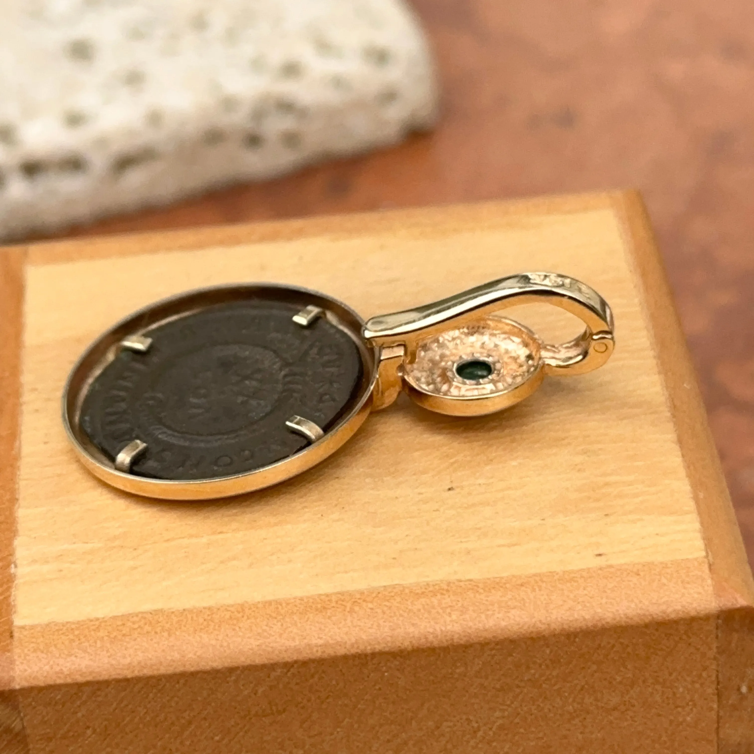 Estate 14KT Yellow Gold Emerald   Diamond Roman Coin Pendant