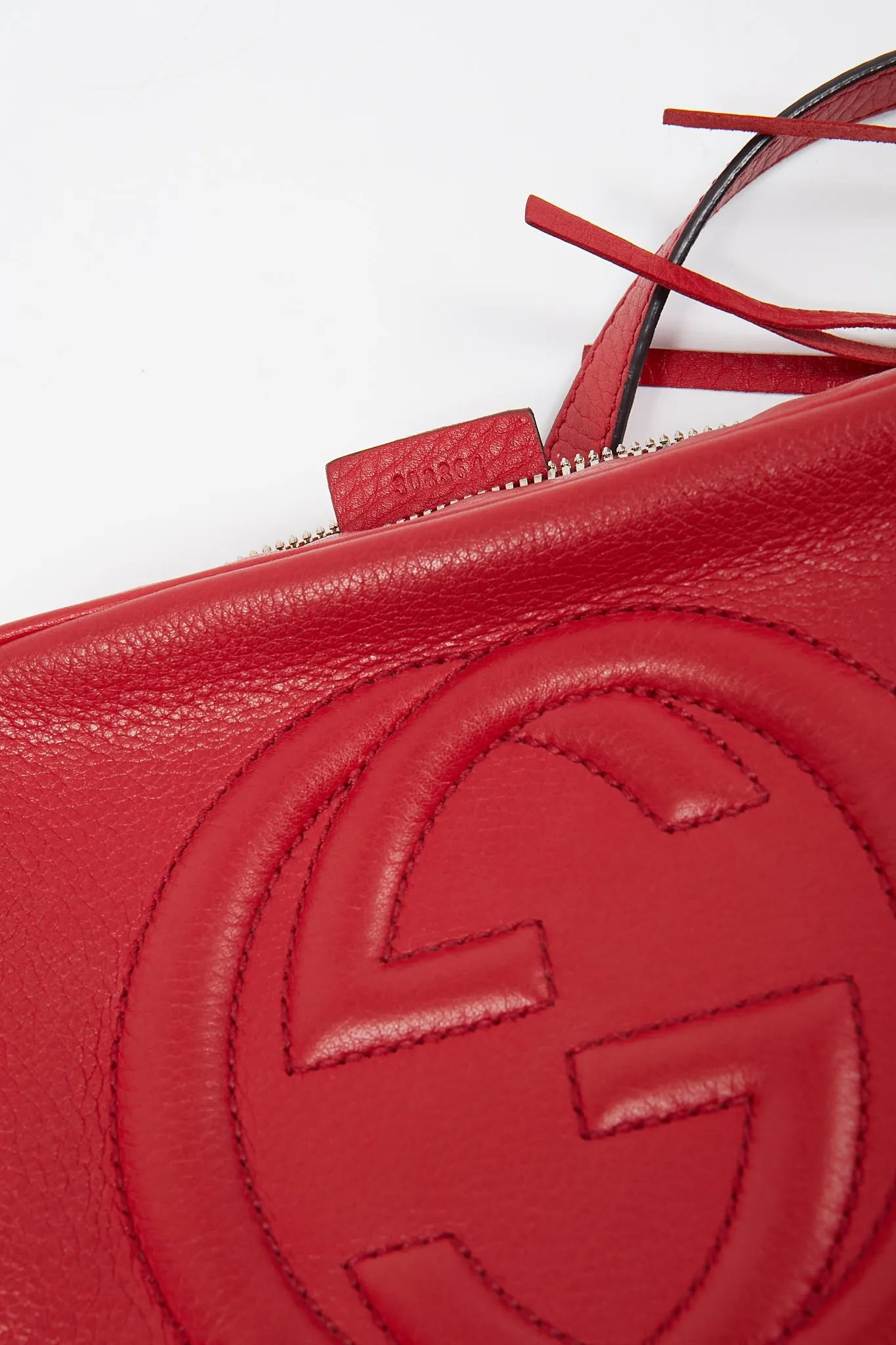 Gucci Red Pebbled Leather Soho Disco Camera bag