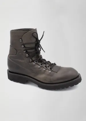 HIKING BOOT