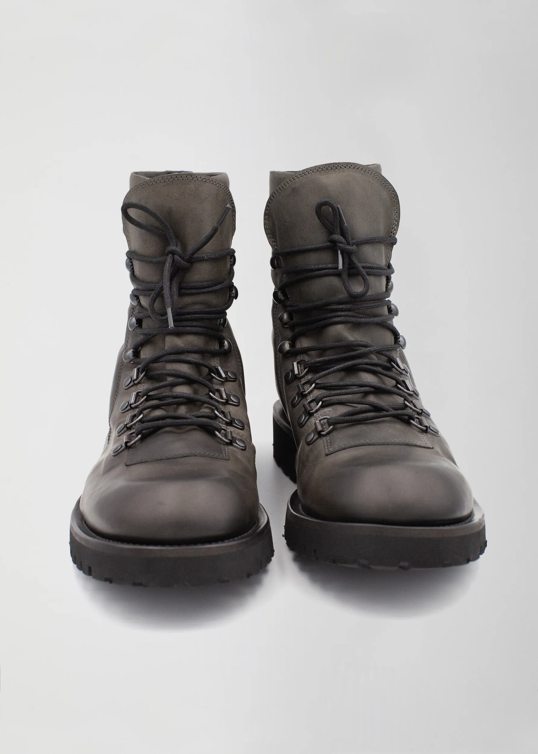 HIKING BOOT