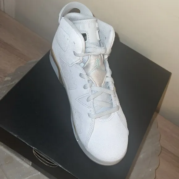 Jordan 6 Retro Sneakers Sz 2Y