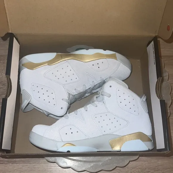 Jordan 6 Retro Sneakers Sz 2Y