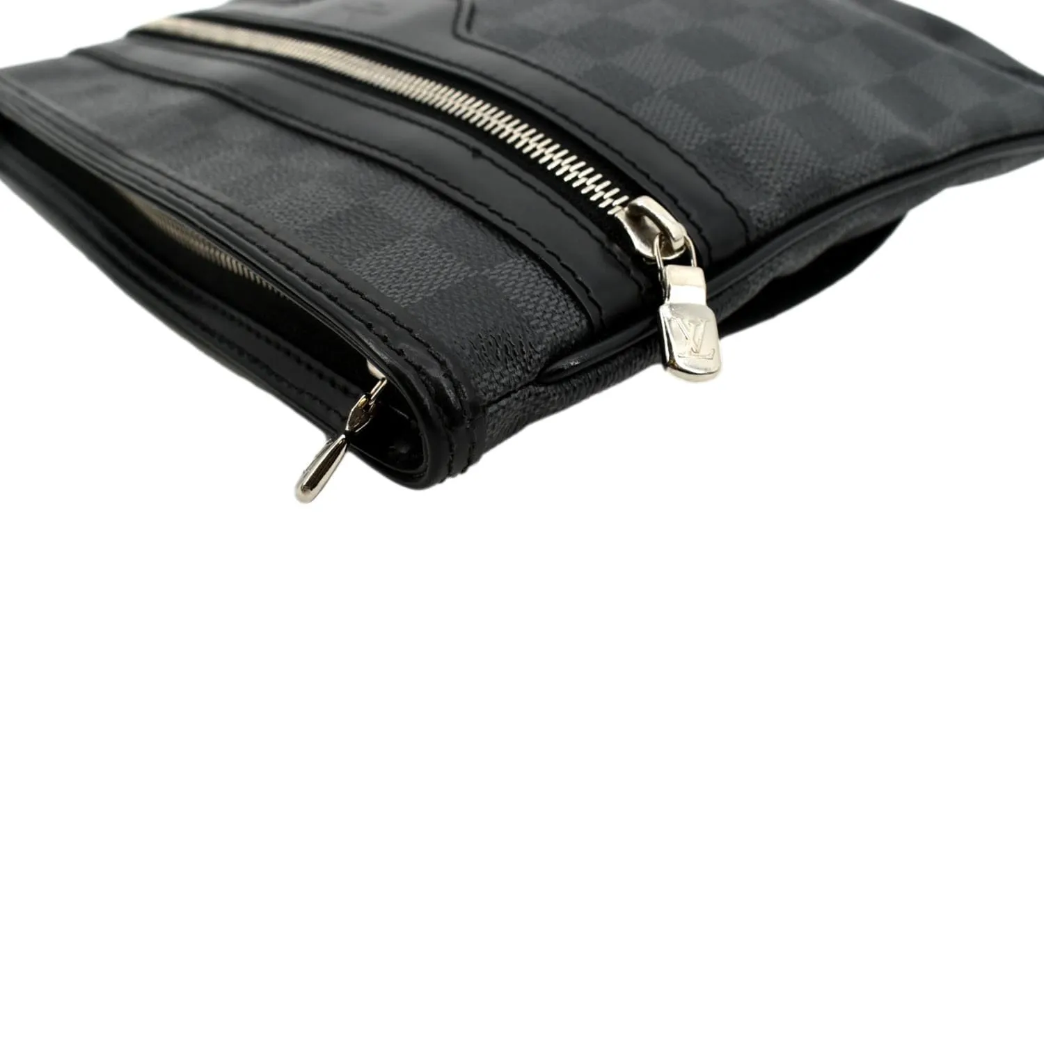 LOUIS VUITTON Bosphore Pochette Damier Graphite Messenger Bag Black