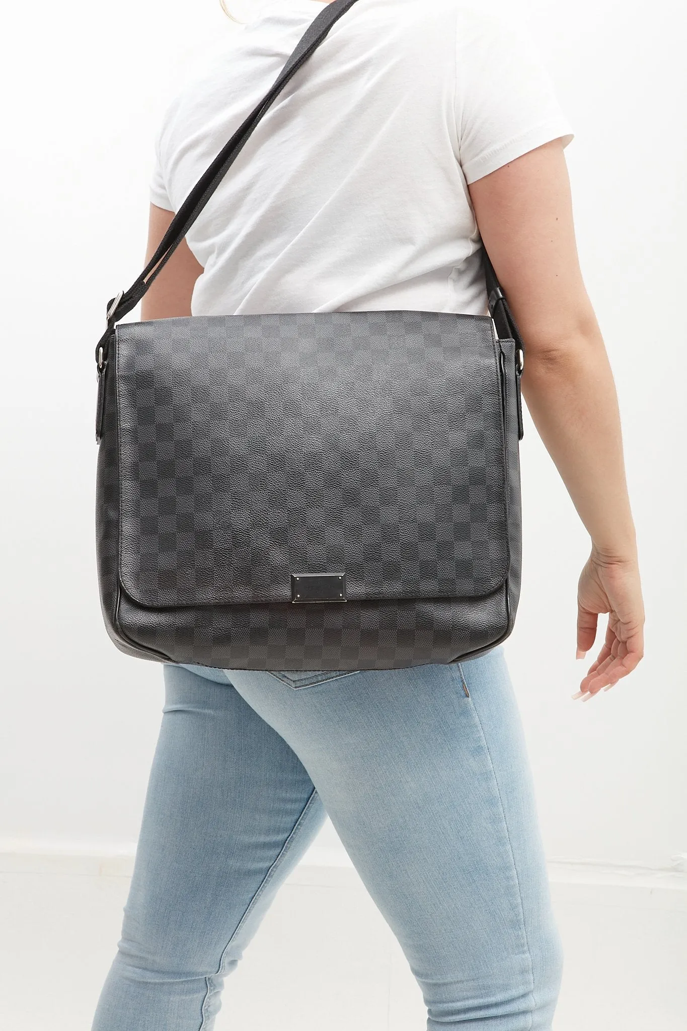 Louis Vuitton Damier Graphite District GM Messenger Bag