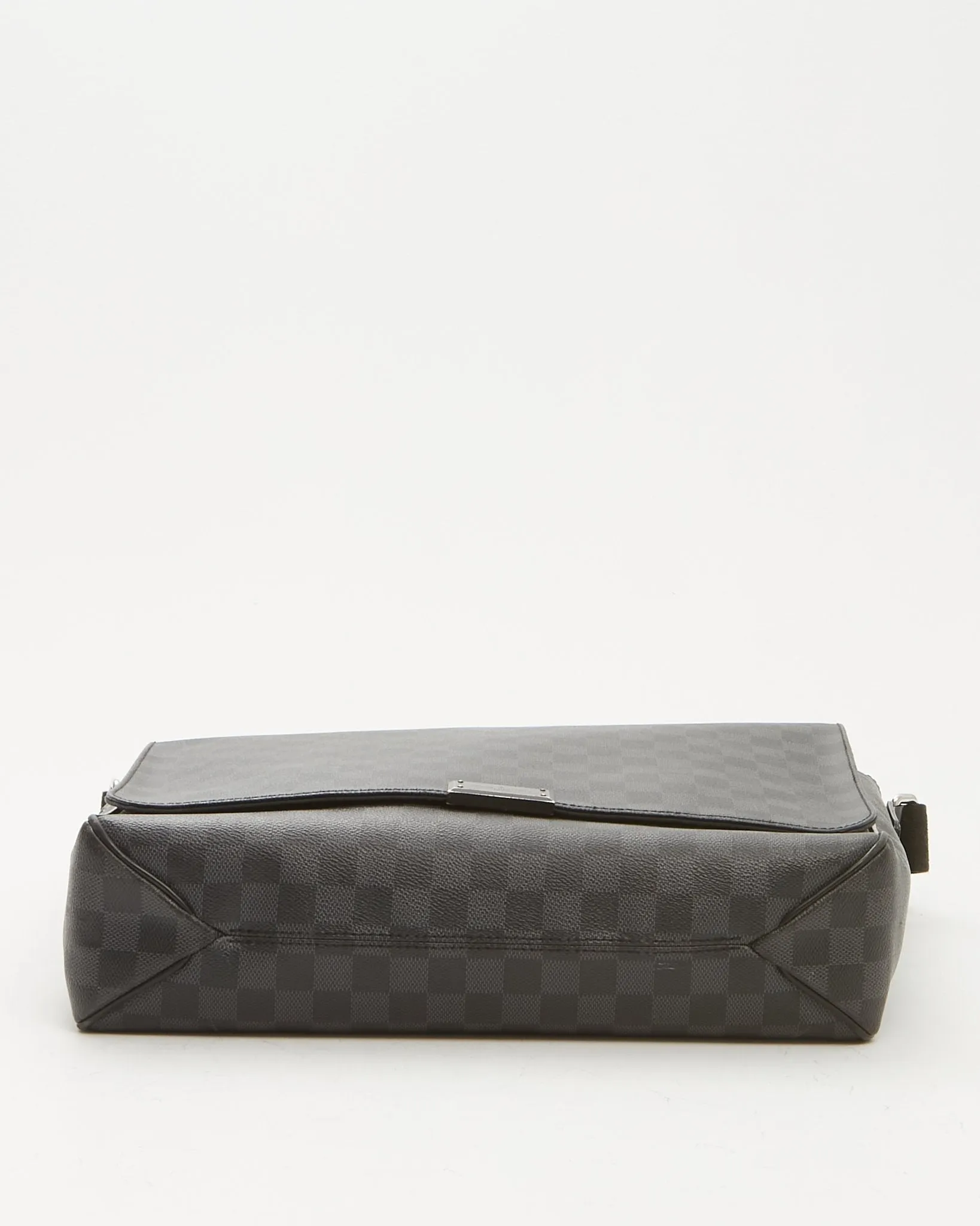 Louis Vuitton Damier Graphite District GM Messenger Bag