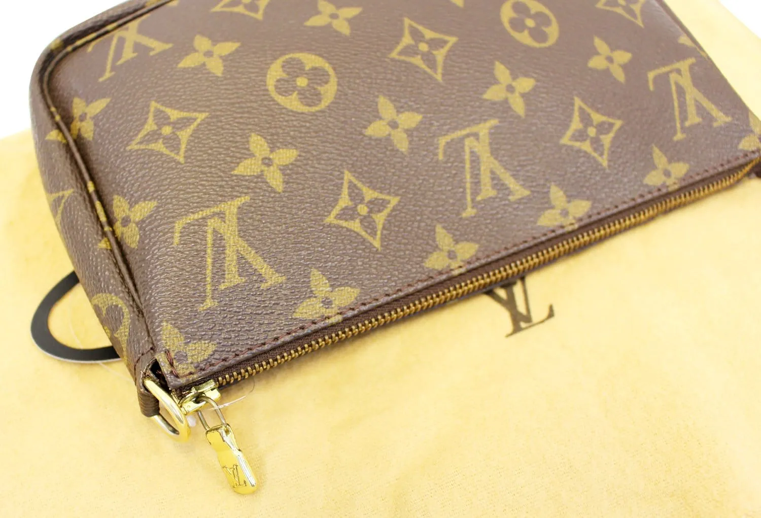 LOUIS VUITTON Monogram Pochette Accessoires Long Shoulder Pouch