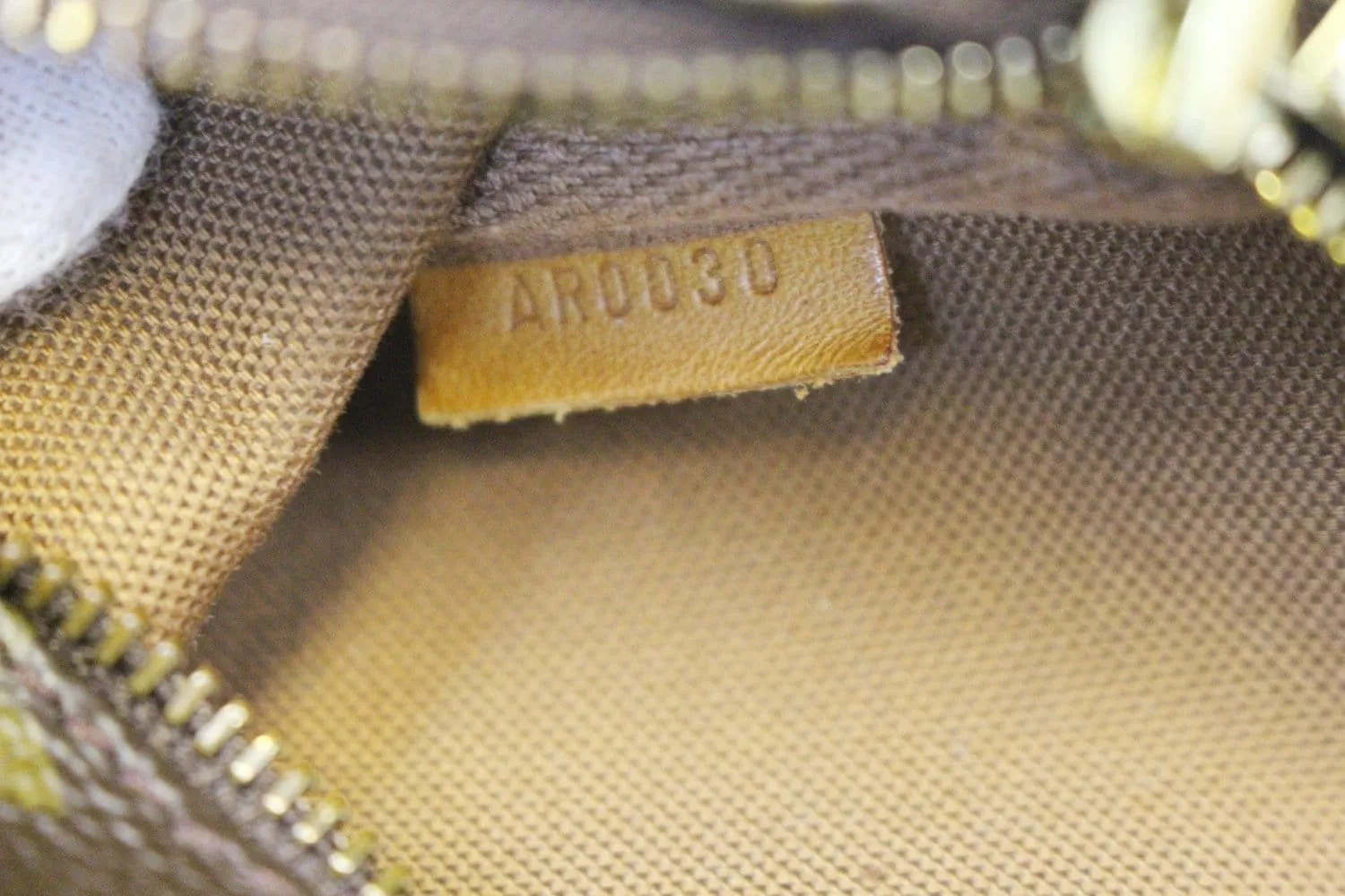 LOUIS VUITTON Monogram Pochette Accessoires Long Shoulder Pouch