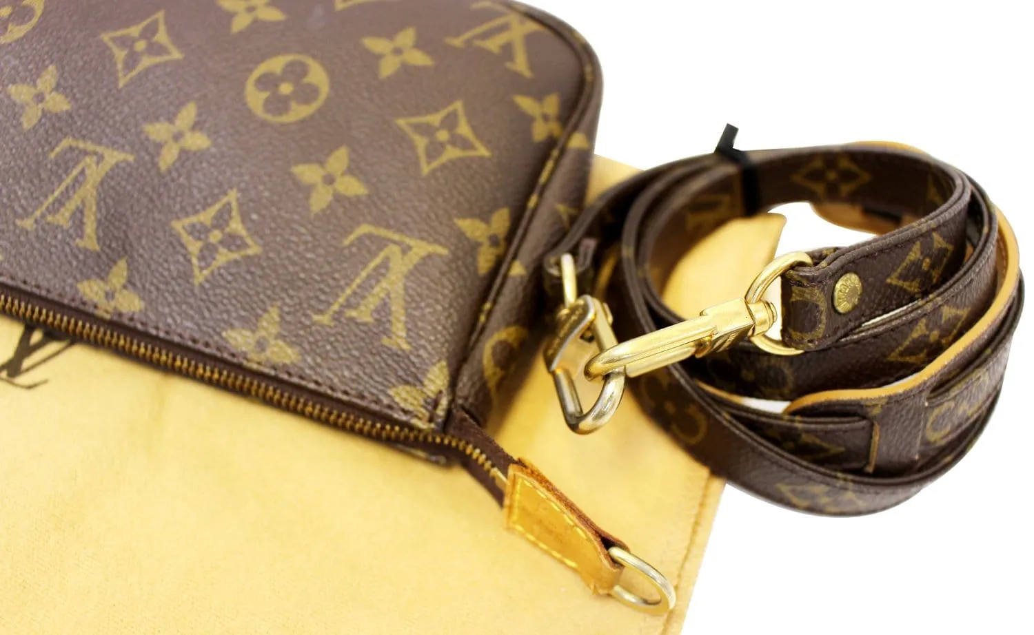 LOUIS VUITTON Monogram Pochette Accessoires Long Shoulder Pouch