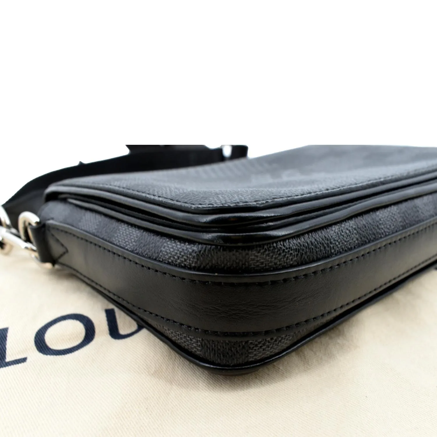 LOUIS VUITTON Studio Damier Graphite Messenger Bag Black