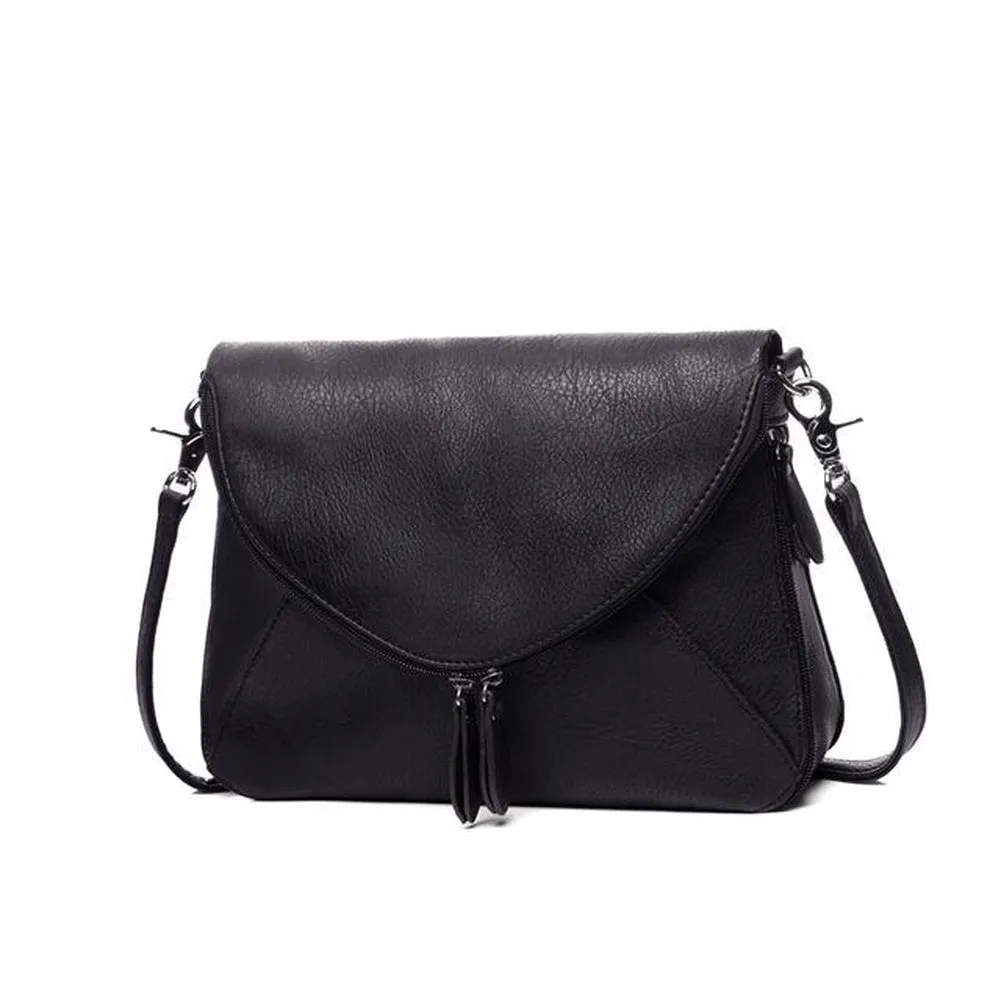 <bold>Messenger  / Shoulder Bag  <br>Vegan-Leather