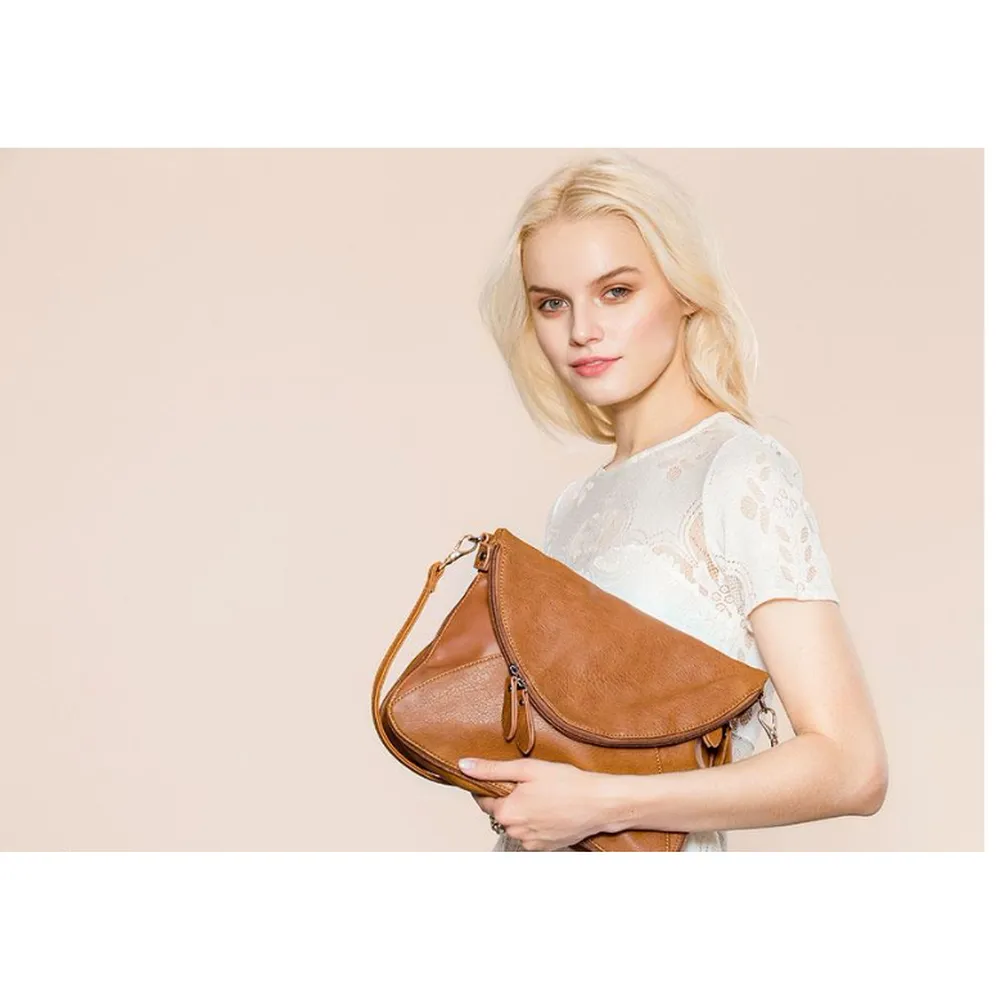 <bold>Messenger  / Shoulder Bag  <br>Vegan-Leather