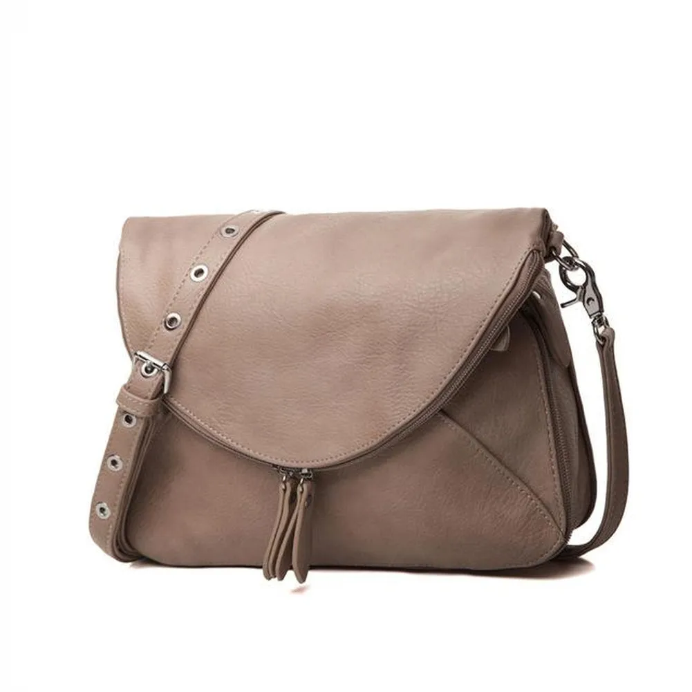 <bold>Messenger  / Shoulder Bag  <br>Vegan-Leather