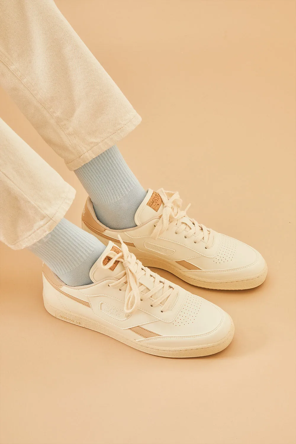 M89 Icon - Almond