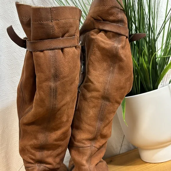MJUS Tall cognac boots Sherpa lined