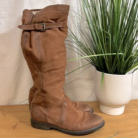 MJUS Tall cognac boots Sherpa lined