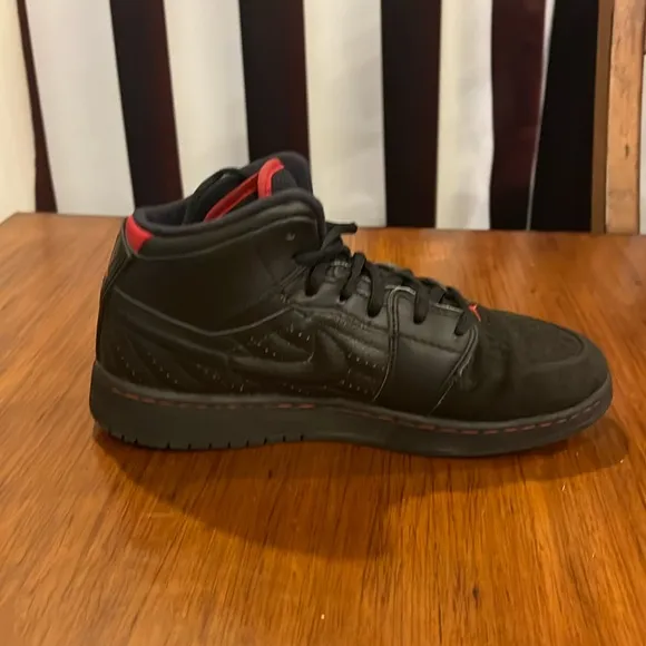 Nike Air Jordan 1 Retro 99 BG shoes sneakers Youth size 6Y Boys
