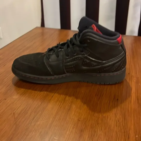 Nike Air Jordan 1 Retro 99 BG shoes sneakers Youth size 6Y Boys