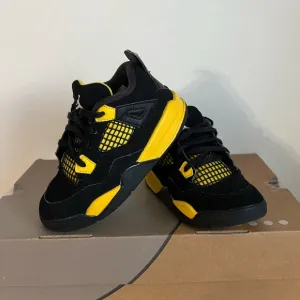 Nike Air Jordan 4 Retro Thunder Black Yellow Toddler Sneakers - Size 10 C