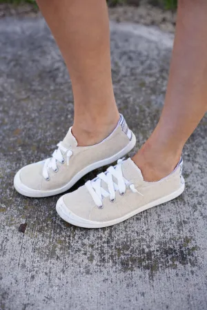 Not Rated ''Rae'' Sneakers ~ Cream