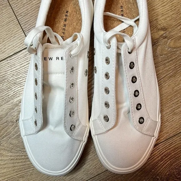 NWOB New Republic Bowery White Canvas Sneakers Size 8.5