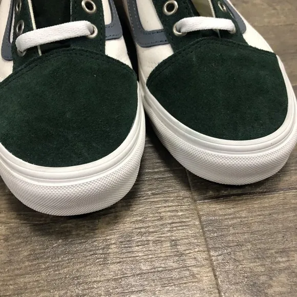 NWOB Vans‎ Old Skool Sneakers Men’s Size 8/ Women 9.5 Green/White Suede Canvas