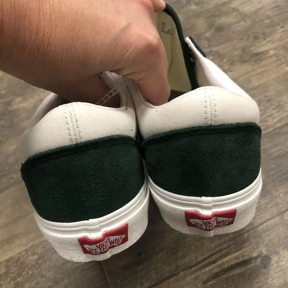 NWOB Vans‎ Old Skool Sneakers Men’s Size 8/ Women 9.5 Green/White Suede Canvas