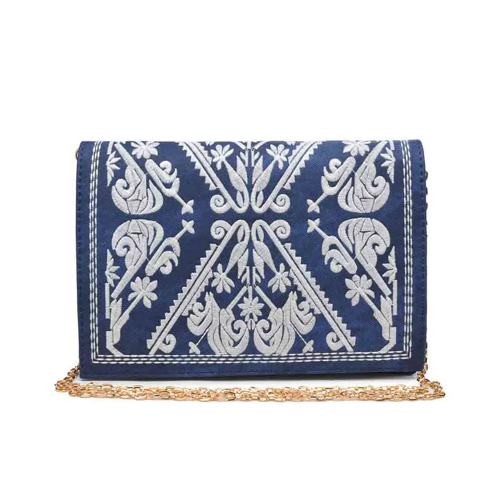 Regina Clutch