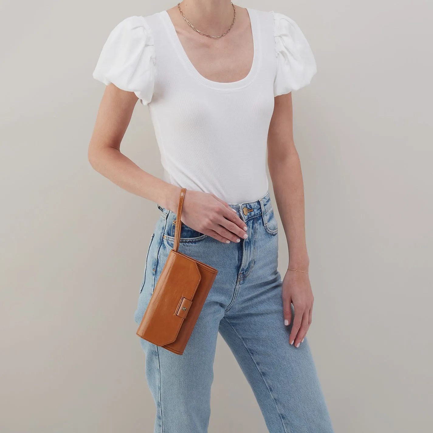 Romy Wallet Crossbody In Polished Leather - Truffle