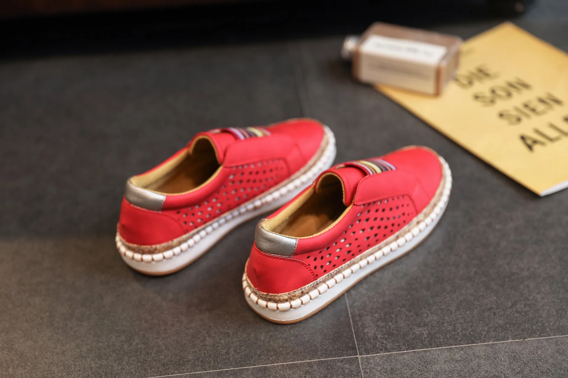 Round Head Slip-on Elastic Band Casual Shoes