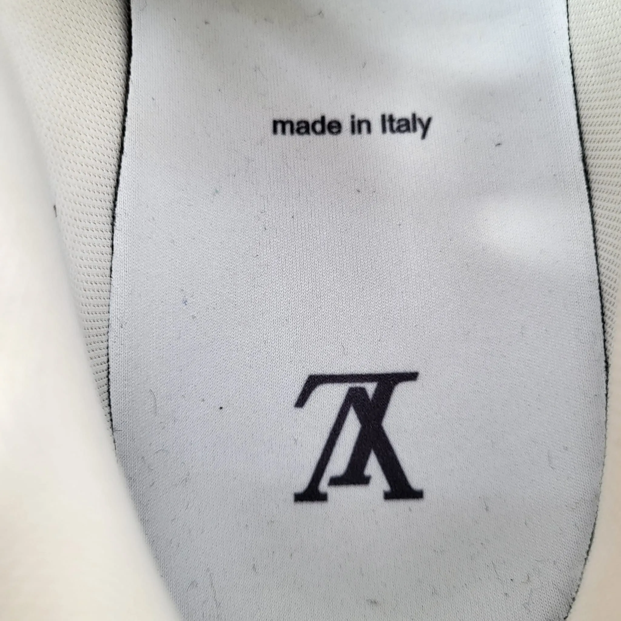 Run Away Pulse Sneaker