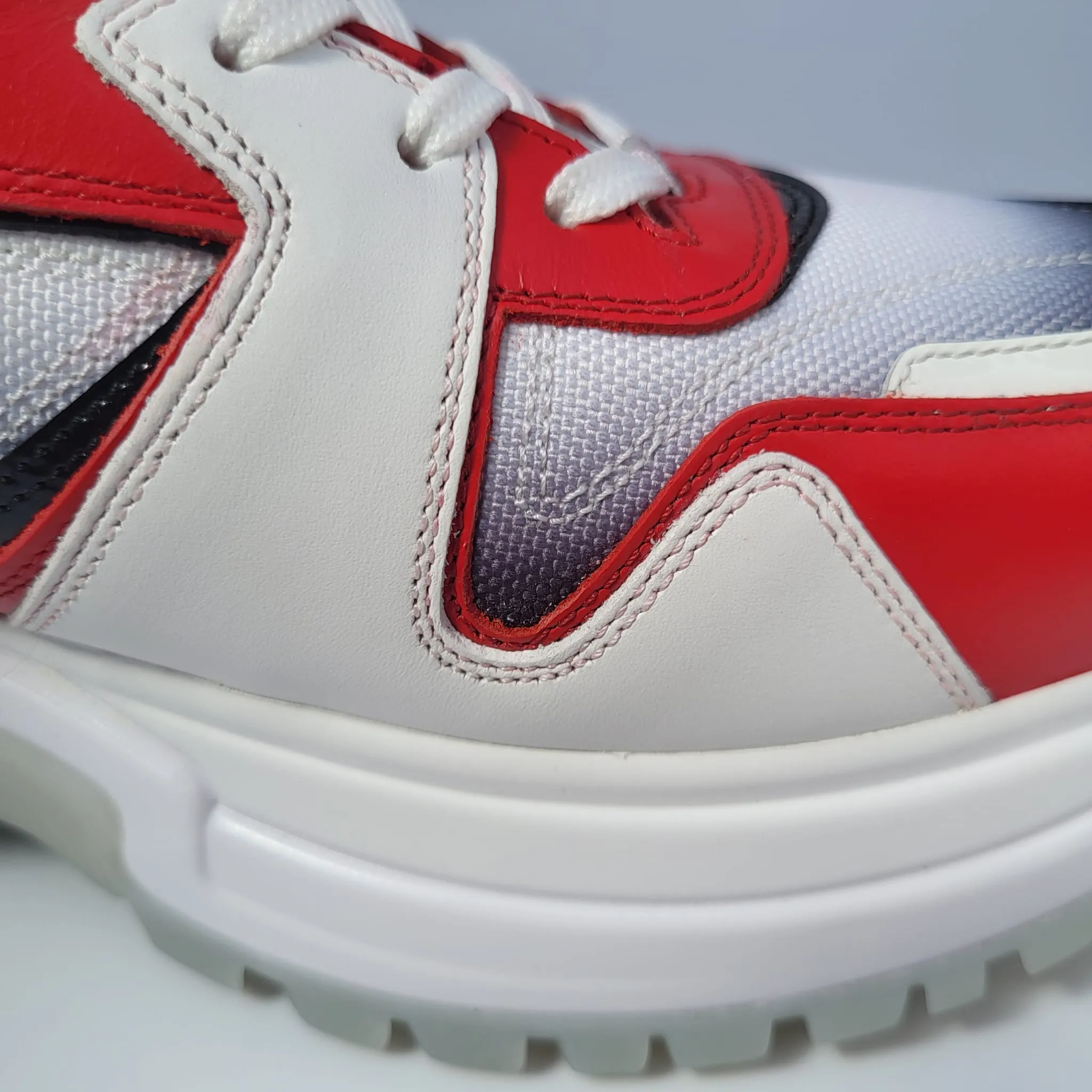 Run Away Pulse Sneaker