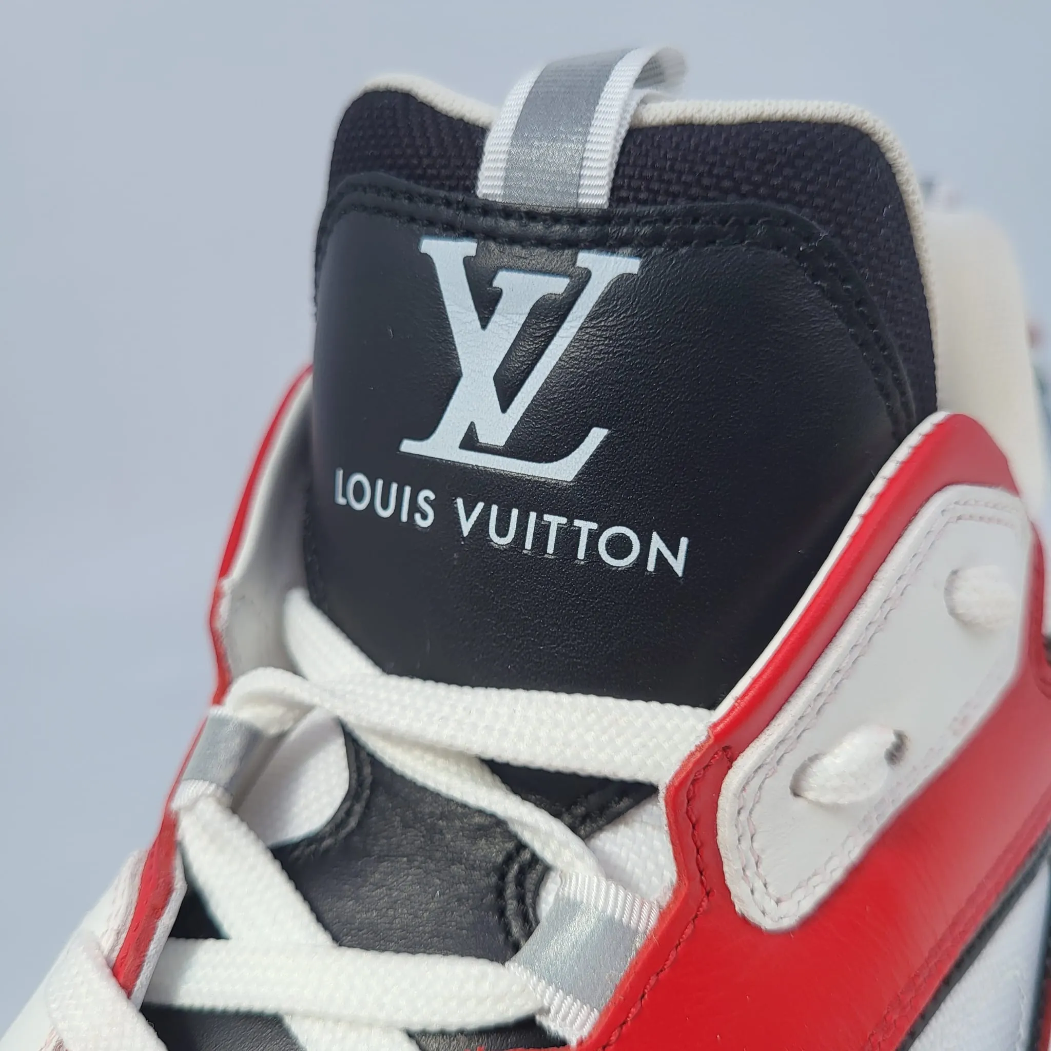 Run Away Pulse Sneaker