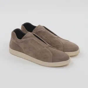 Umbro Suede Slip On Sneaker in Antilope